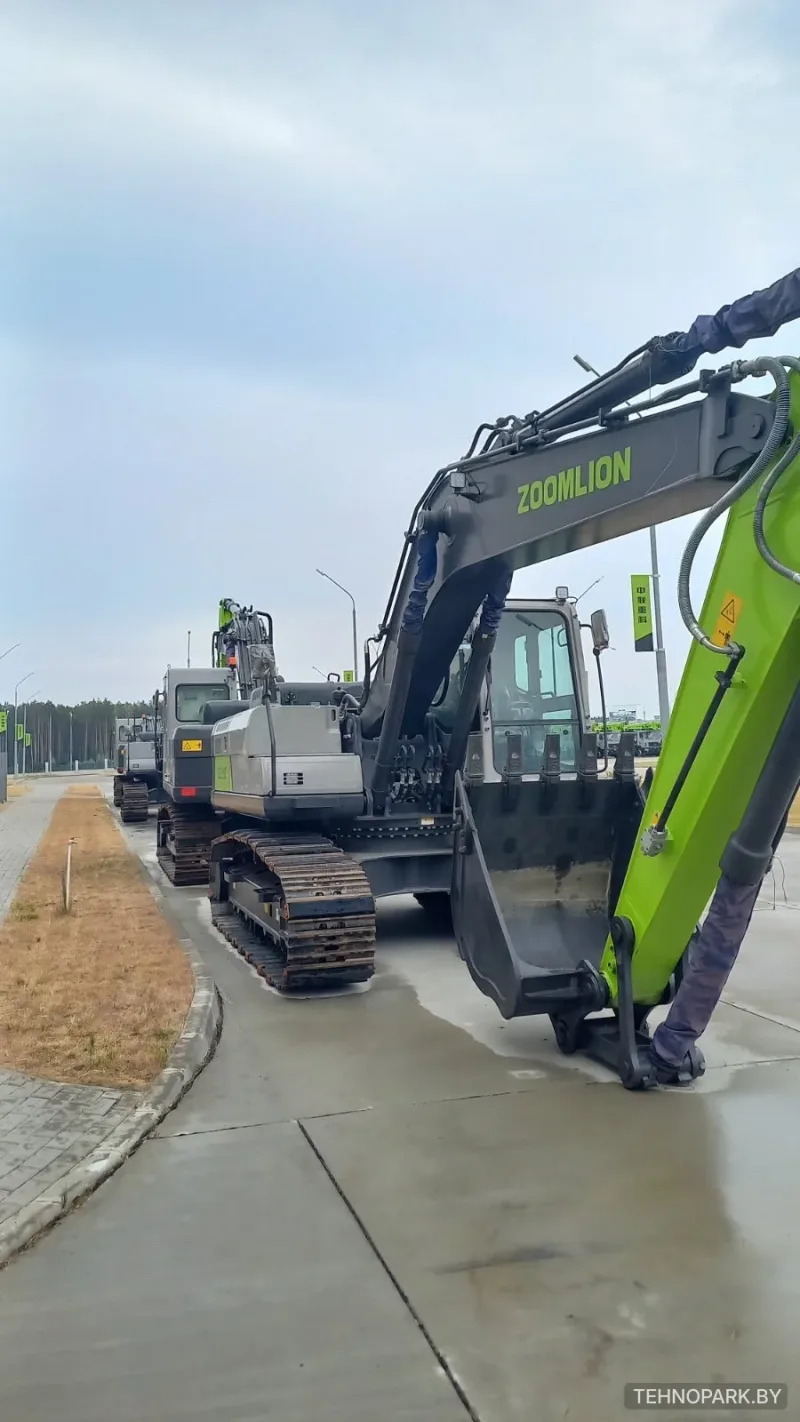 Аренда экскаваторов-болотоходов JCB, CASE, Doosan с гидромолотом