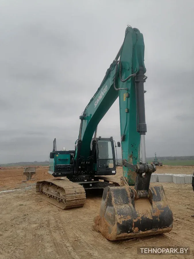 Аренда гусеничного экскаватора Hitachi ZX220 в Минске и РБ