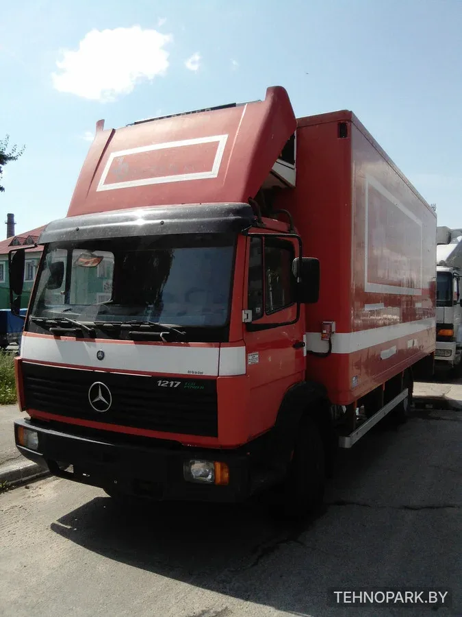 Грузоперевозки открытыми бортами и фургонами Mercedes с гидробортом (до 5 т)
