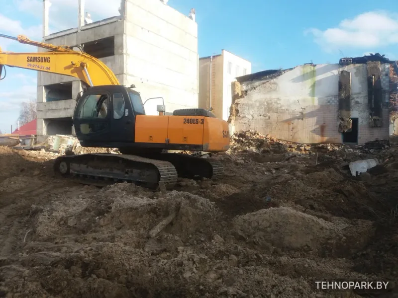 Аренда полноповоротного гусеничного экскаватора в Минске и РБ