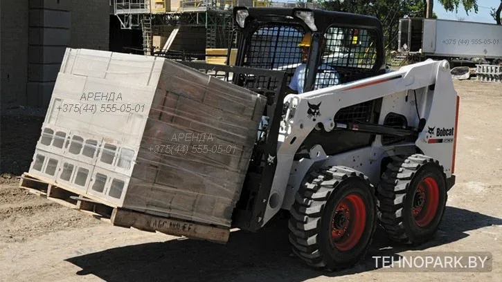 Аренда мини-погрузчика Bobcat S590 (ямобур, гидромолот, вилы, ковш)