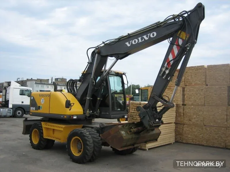 Аренда колесного экскаватора Volvo EW 140 (ковш 0.8 м³) с экипажем