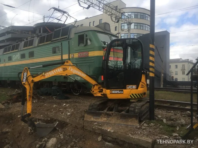 Аренда мини-экскаваторов JCB 8025, Bobcat, Hitachi (3 т) с гидробуром
