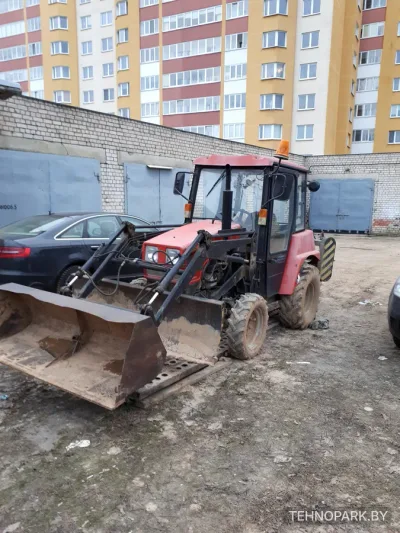 Аренда тротуарного трактора-щетки МТЗ-320.4 с поливом