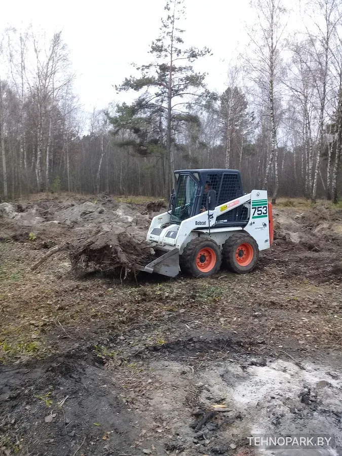 Аренда Bobcat со спецнавеской: культиватор, косилка, просеиватель грунта