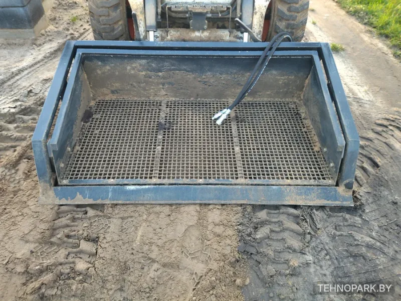 Аренда Bobcat со спецнавеской: культиватор, косилка, просеиватель грунта