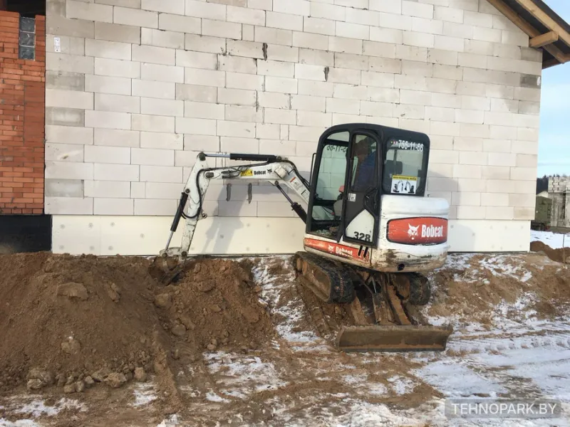 Аренда мини-экскаватора Bobcat 328 (3 т): гидромолот, ямобур до 5 м