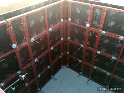 Аренда усиленной мелкощитовой опалубки (каркас 40х40, фанера 21 мм)