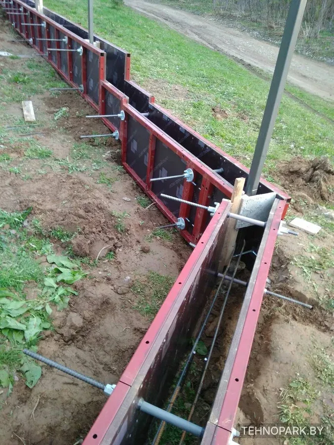 Аренда усиленной мелкощитовой опалубки (каркас 40х40, фанера 21 мм)