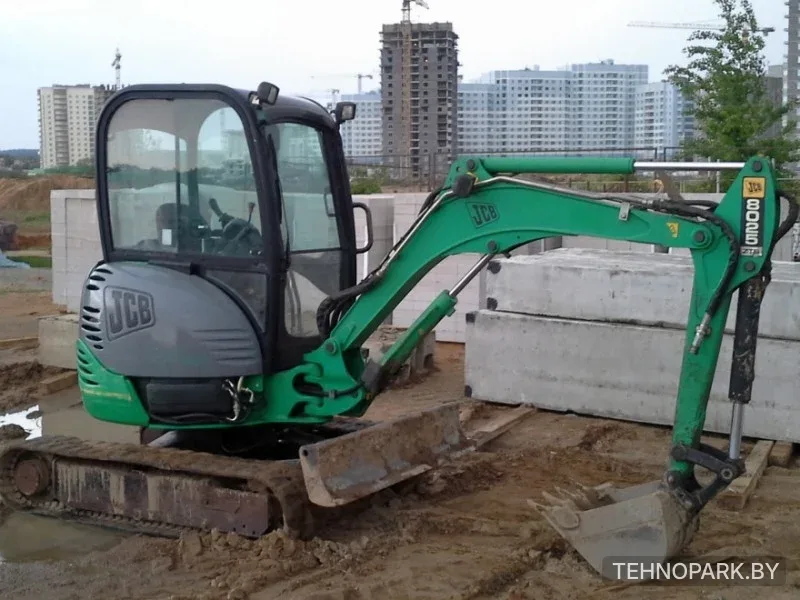 Аренда мини-экскаватора JCB 8026 с гидромолотом и буром 24/7