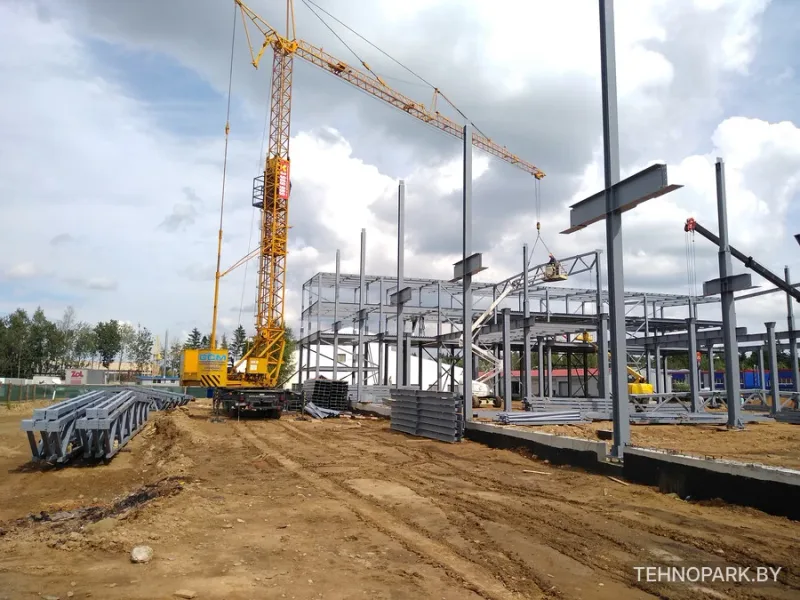 Аренда мобильного башенного крана Munsters (Liebherr MK63)