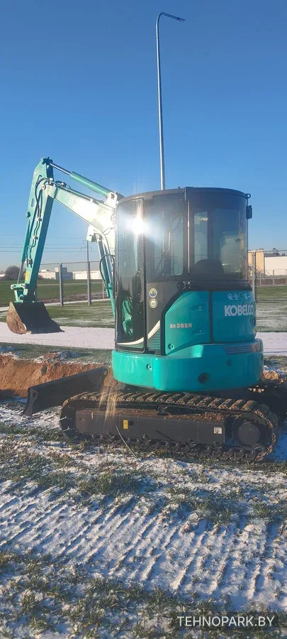 В аренду мини-экскаватор Kobelco SK35SR с опытным экипажем