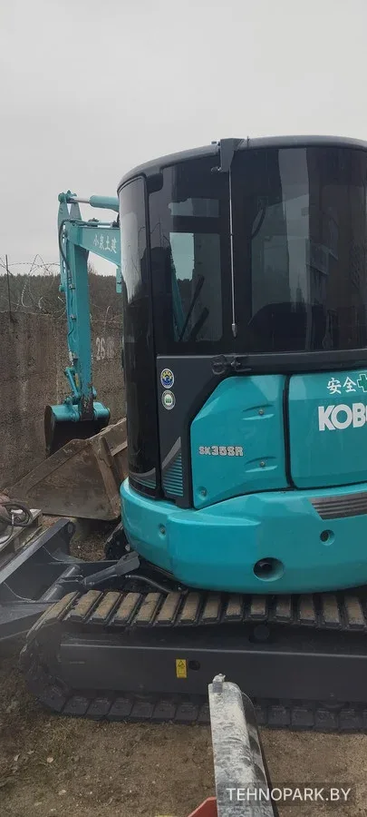 В аренду мини-экскаватор Kobelco SK35SR с опытным экипажем