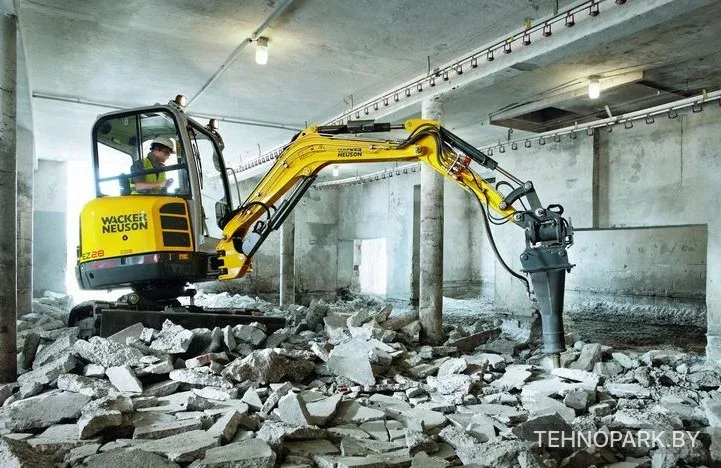 Аренда гидромолота на мини-экскаваторе Volvo EC20 для работы в подвалах