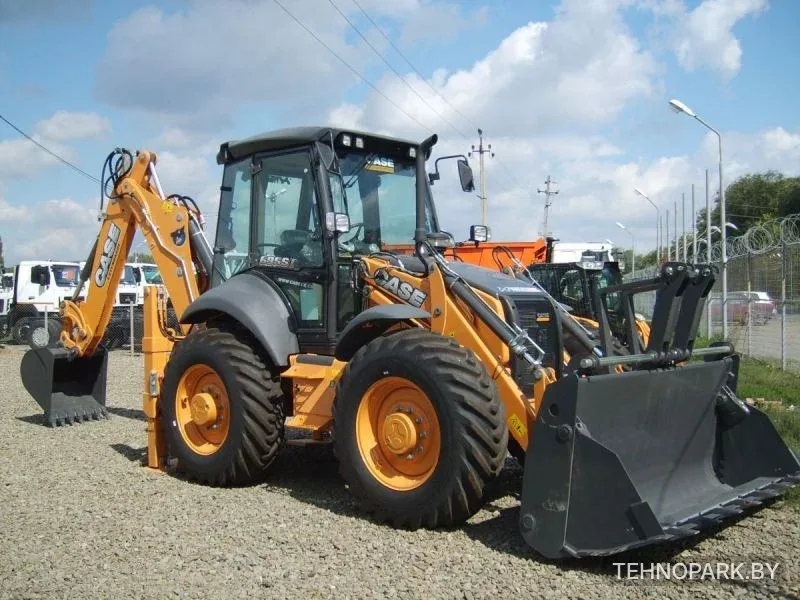 Аренда трех экскаваторов Case 695ST, гидроманипулятора и телескопа Manitou