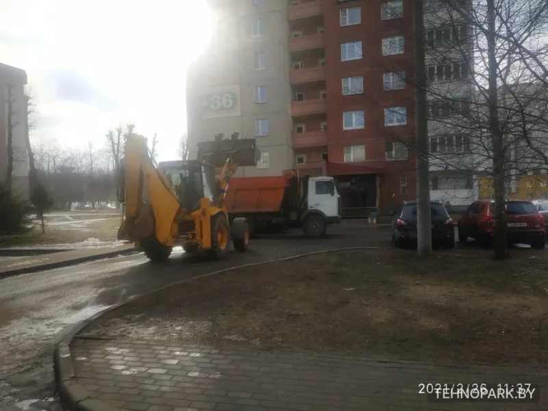 Аренда экскаватора-погрузчика JCB 4CX и самосвалов 20 т