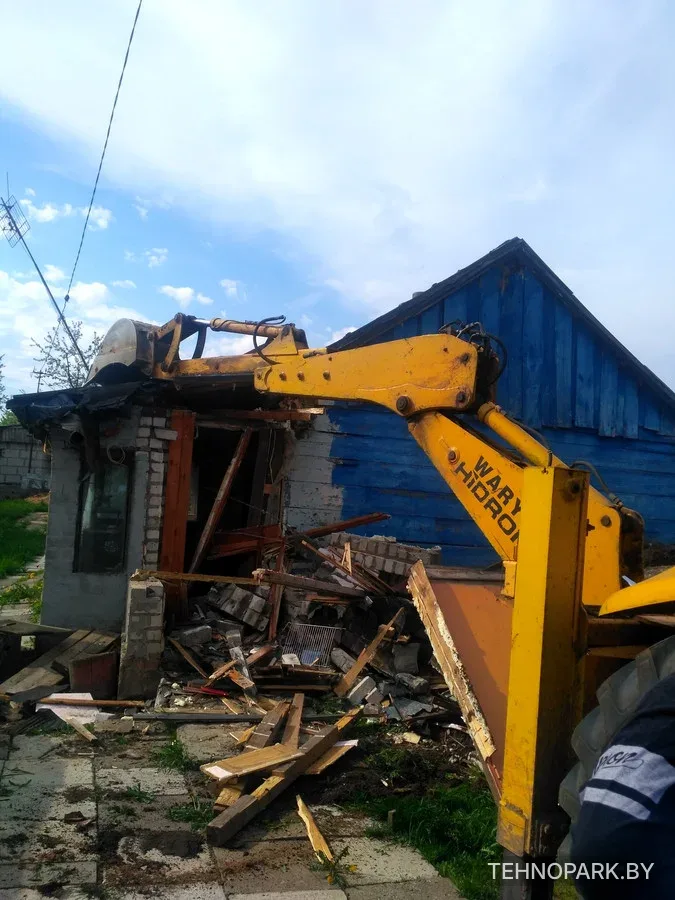 Аренда экскаватора-погрузчика JCB 4CX и самосвалов 20 т