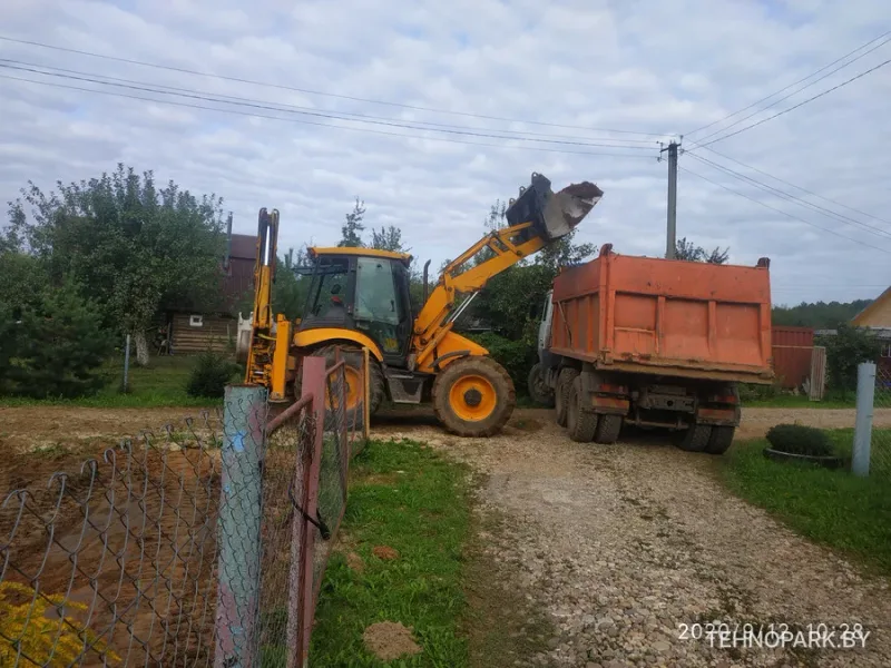 Аренда экскаватора-погрузчика JCB 4CX и самосвалов 20 т