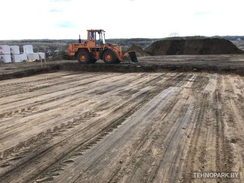 Аренда фронтальных погрузчиков Амкодор 342С4 и XCMG 300 LW в Молодечно