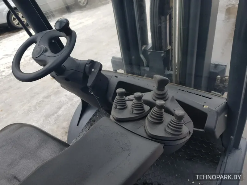 Аренда дизельного погрузчика Linde H30D (3 т) с гидростатикой — Германия