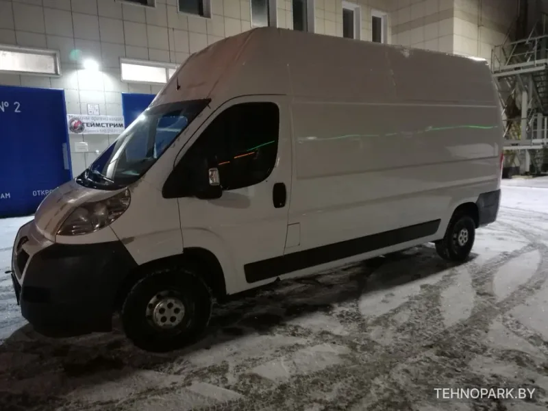 Прокат грузовых цельнометаллических фургонов категории B без водителя