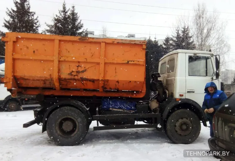 Аренда контейнеровоза МАЗ 5551 с водителем (вывоз строительного мусора)