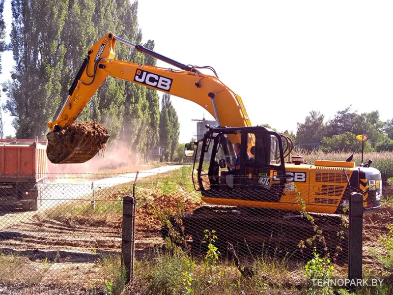 Аренда экскаваторов JCB JS 220 LC с ковшами от 1 до 1.3 м³