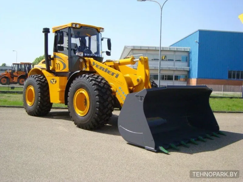 Аренда телескопического погрузчика Manitou MT 1740 со всем навесным