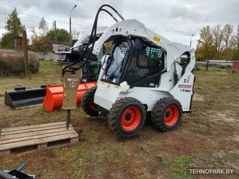 Аренда мини-техники Bobcat и экскаватора-погрузчика CAT 432D