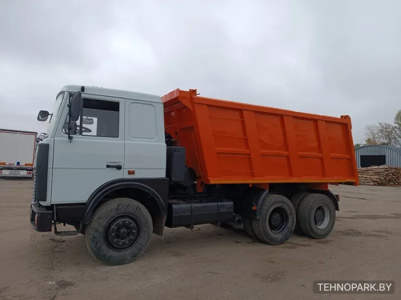 Аренда парка самосвалов 20-25 т (15 м³) с НДС и без