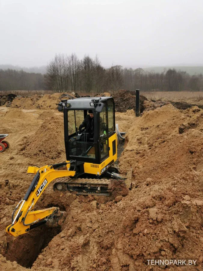 Аренда мини-экскаватора JCB 19С-1 на резиновых гусеницах (2 т)