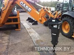 Аренда экскаватора-погрузчика Case 695Sr с гидромолотом Indeco HP700