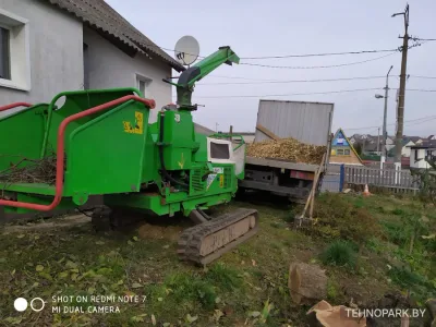 Аренда гусеничного измельчителя веток в щепу — прокат дробилки древесины