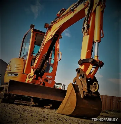 Аренда мини-экскаватора JCB 8025: ямобур, гидромолот, ковши 30-120 см
