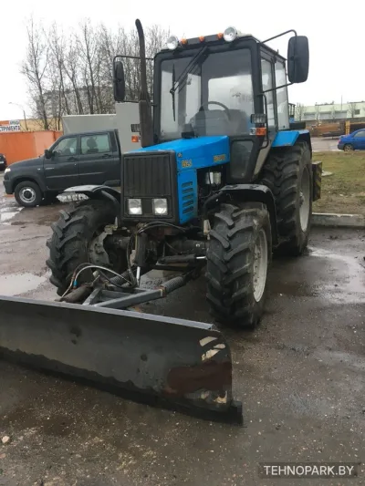 Аренда полноприводного трактора МТЗ 892 с отвалом и щеткой