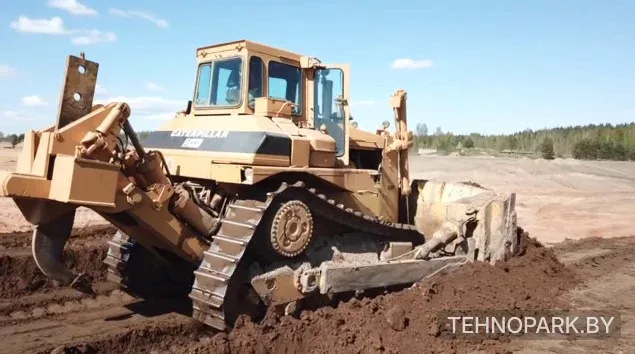 Аренда тяжелого промышленного бульдозера Caterpillar CAT D9 (отвал 14 м³)