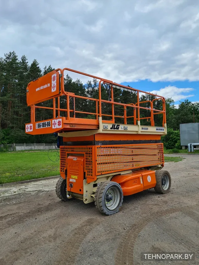 Аренда гибридного ножничного подъемника JLG M4069 (14.2 метра)