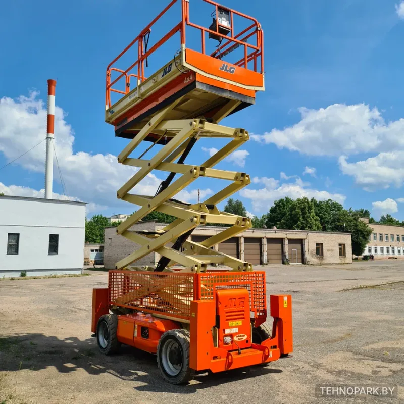 Аренда гибридного ножничного подъемника JLG M4069 (14.2 метра)
