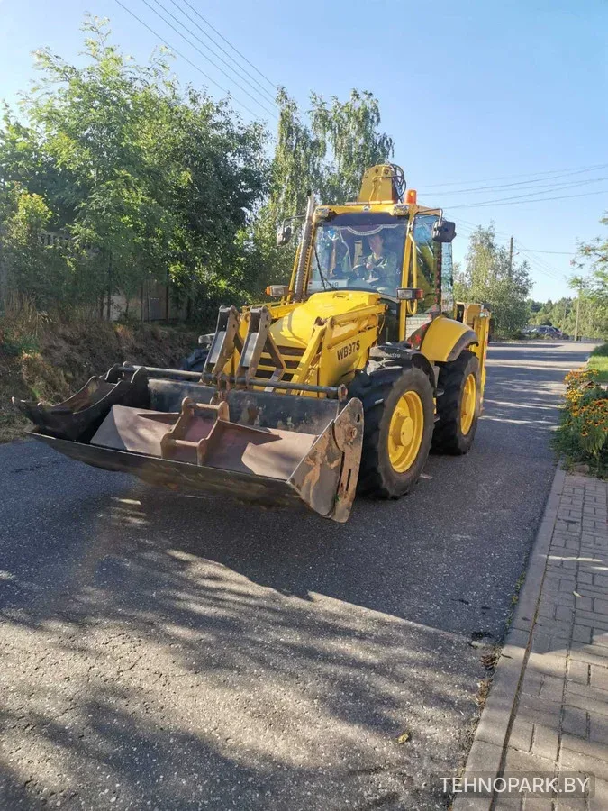 Аренда экскаватора-погрузчика Komatsu WB97S круглосуточно 24/7
