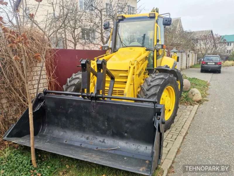 Аренда экскаватора-погрузчика Komatsu WB97S круглосуточно 24/7