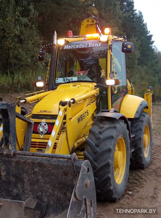 Аренда экскаватора-погрузчика Komatsu WB97S круглосуточно 24/7