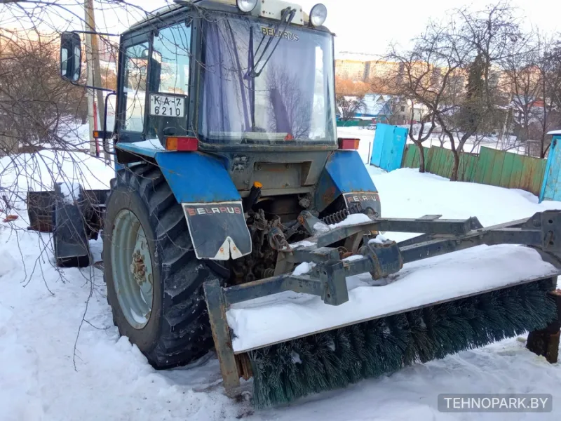 Аренда трактора МТЗ с отвалом и дорожной щеткой (круглосуточно)