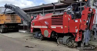Аренда дорожных фрез Wirtgen: гусеничная 1000F с конвейером и колесная 1000L