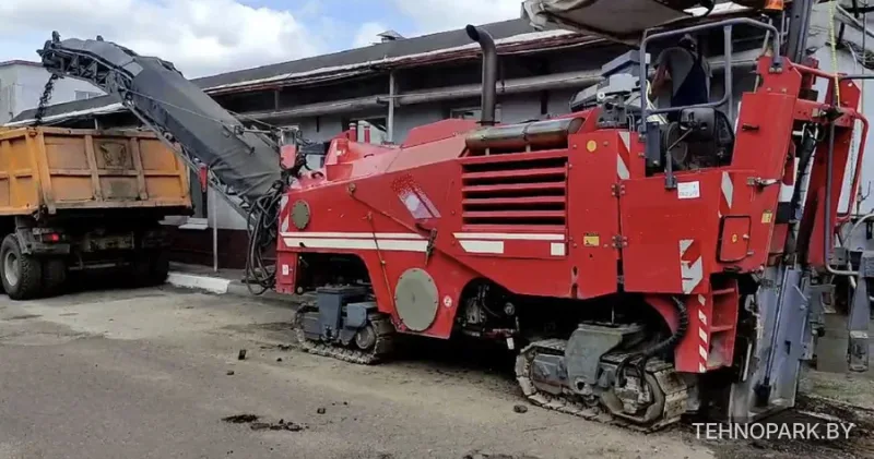 Аренда дорожных фрез Wirtgen: гусеничная 1000F с конвейером и колесная 1000L