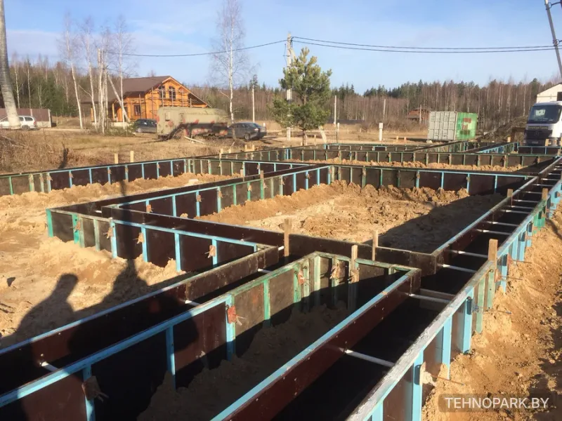 Аренда мелкощитовой опалубки для фундаментов и подпорных стен