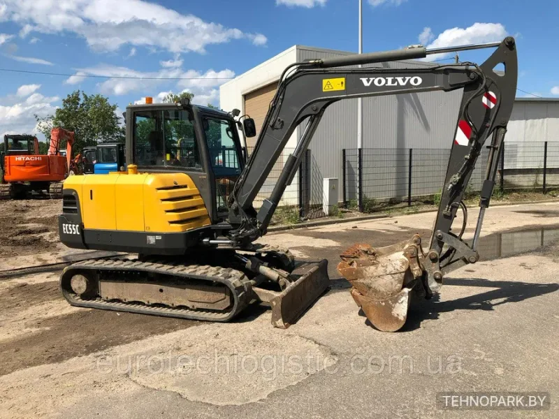 Аренда тяжелого мини-экскаватора Volvo 6.5 т: монтаж колец до 2 м