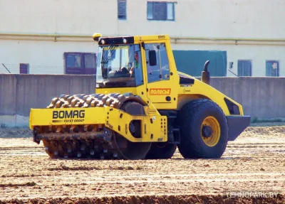 Аренда полноприводного грунтового катка BOMAG BW 213 DH-4BVC с кулачковым вальцом