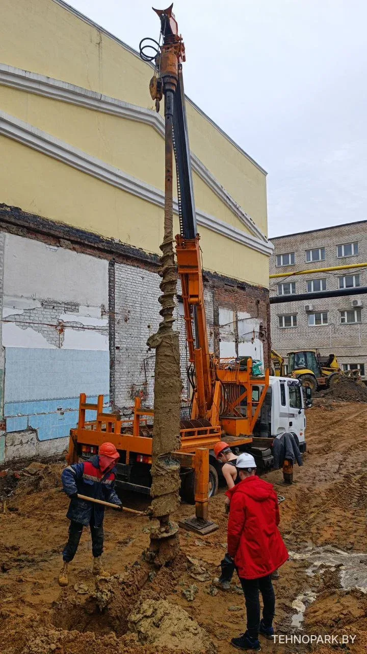 Аренда бурильно-крановой установки (БКУ) с люлькой | Шнеки до 1300 мм