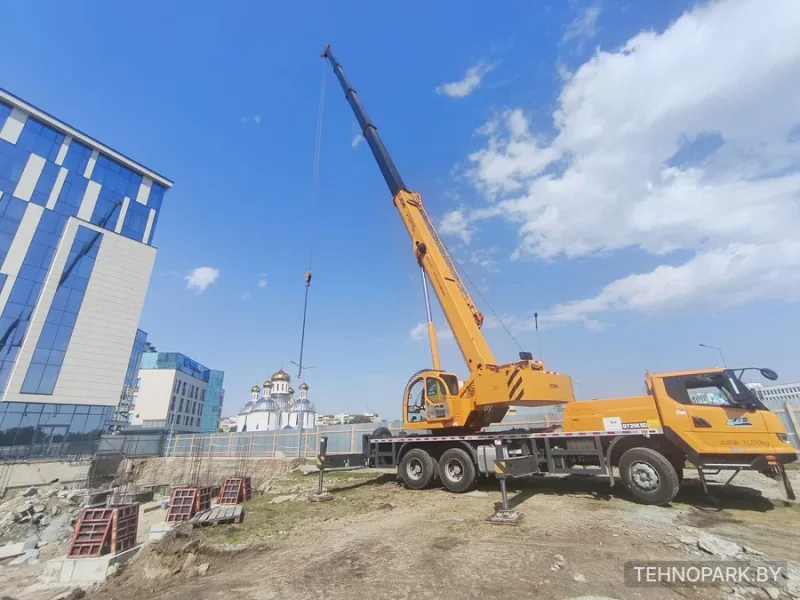 Аренда автокранов 16, 25, 40, 70 т и автовышек 12-36 м