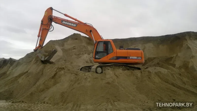 Аренда экскаваторов-болотоходов Doosan, Hitachi и бульдозеров